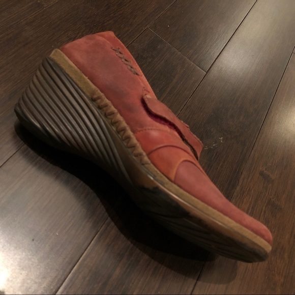 Romika red shoes.  Comfortable heel.Good condition - Picture 2 of 6